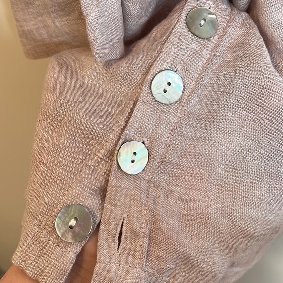 TAHARI | Linen Tunic? Top - Picture 7 of 10